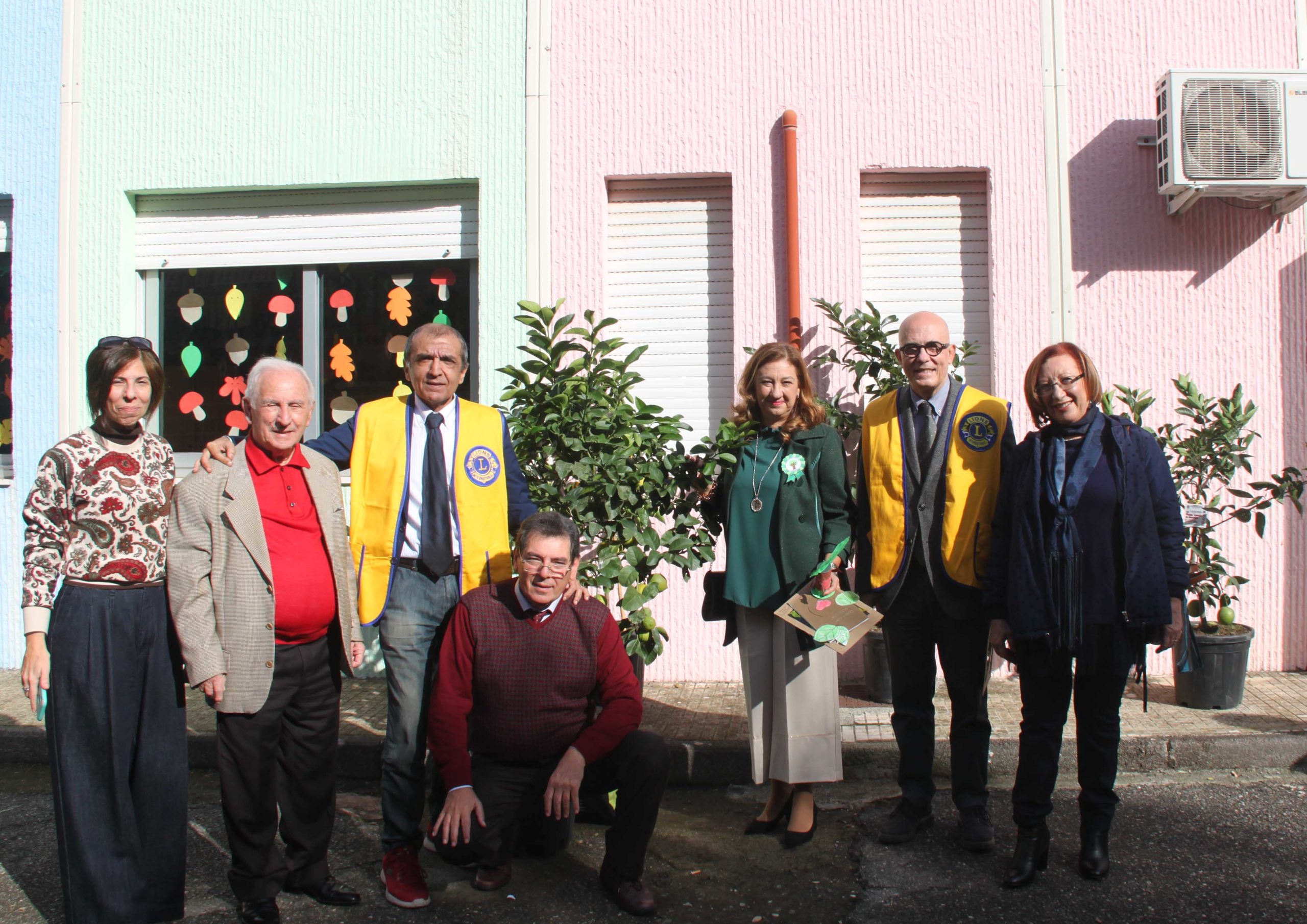 Santa Teresa Di Riva Piantine Donate Dai Lions Alle Scuole Distretto Lions 108 Yb Sicilia 2999